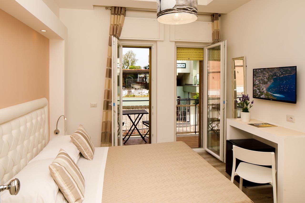 Sorrento Comfort Rooms Con Piscina 外观 照片