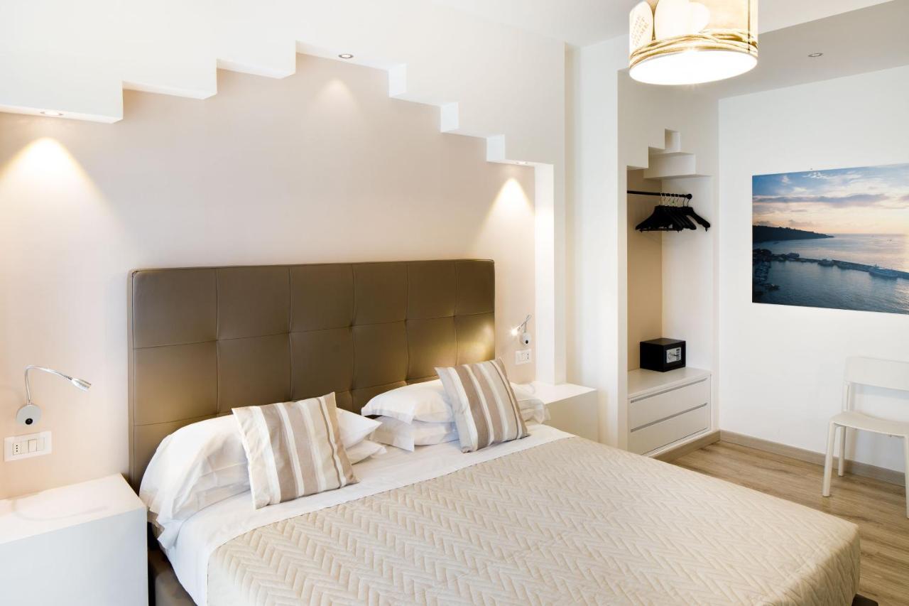 Sorrento Comfort Rooms Con Piscina 外观 照片