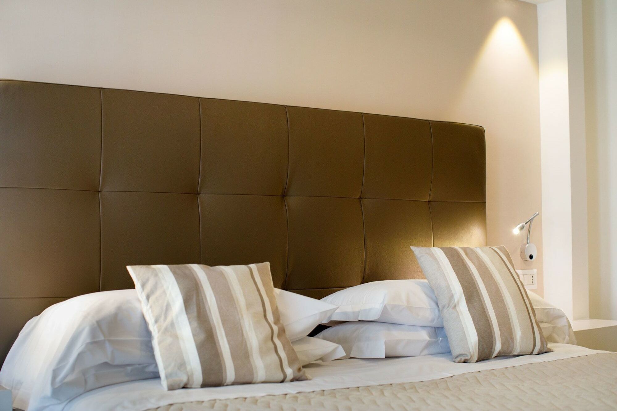 Sorrento Comfort Rooms Con Piscina 外观 照片